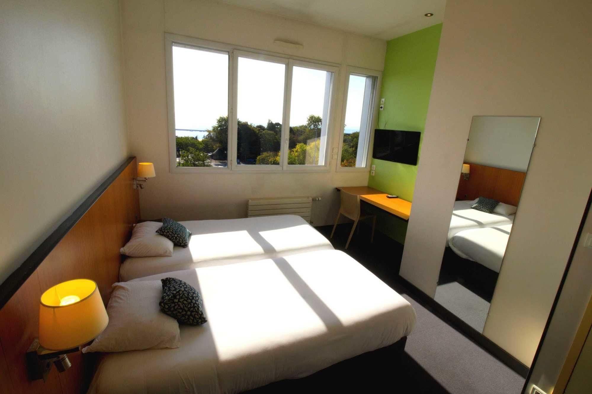 Hotel De La Gare ブレスト エクステリア 写真